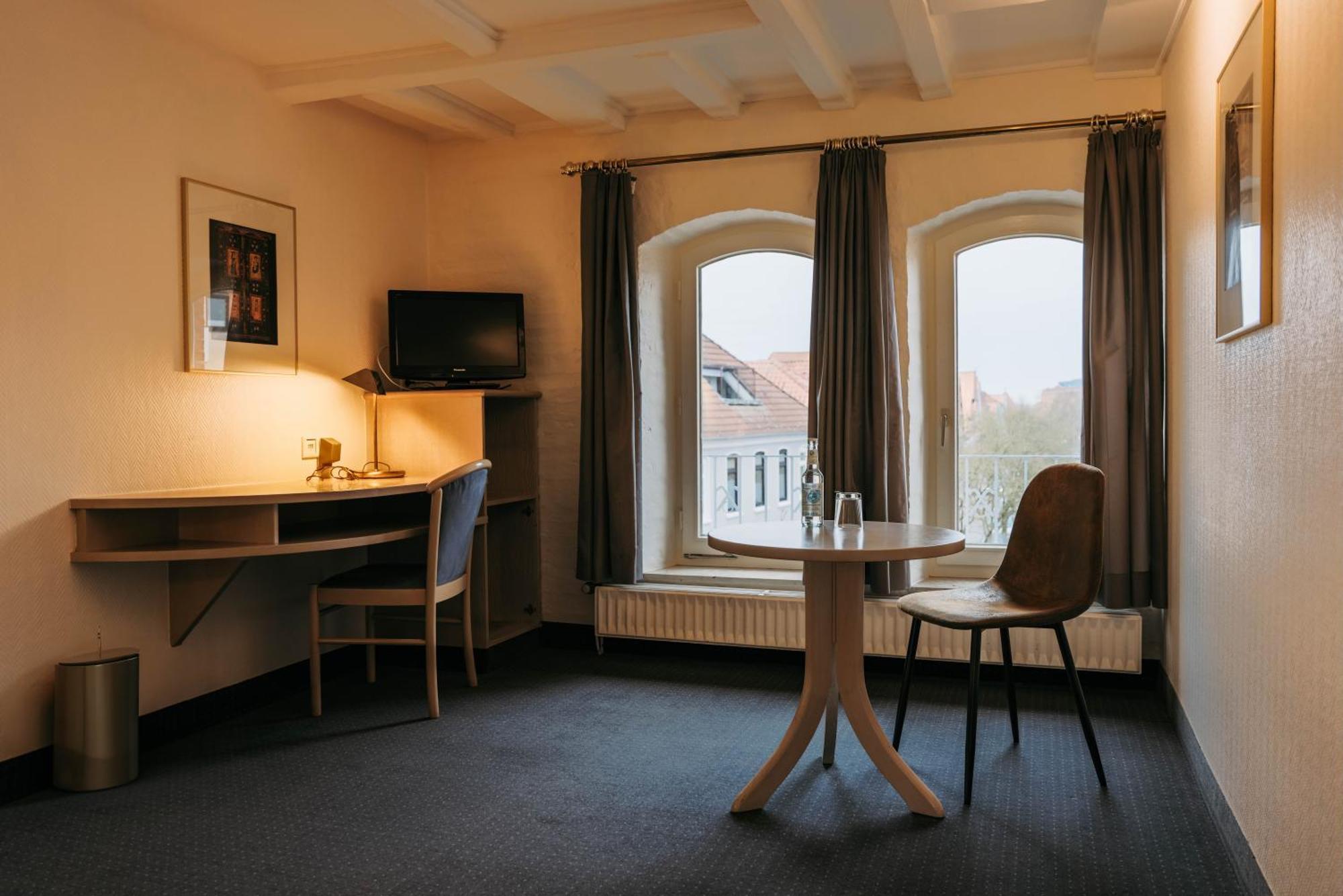 Zur Muehle - Hotel Am Fleth Buxtehude Buitenkant foto